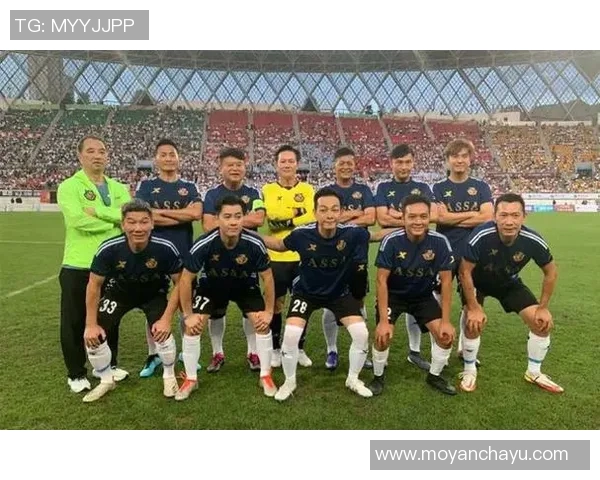 香港足球明星队告别榕江开启新征程展现拼搏精神